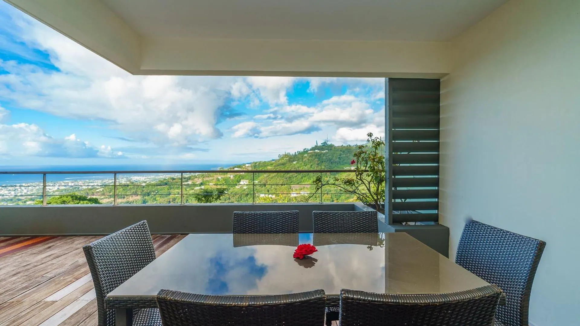 Apartment Vaikea Tiare Studio - View & Pool In Faaa French Polynesia