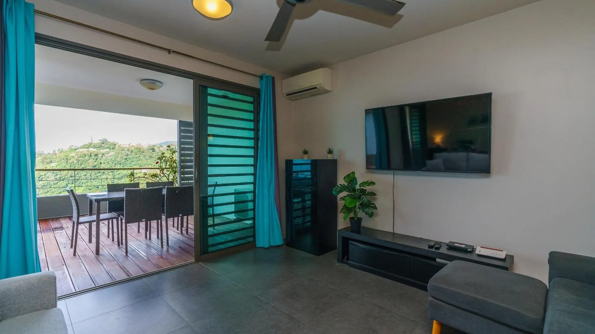 Apartment Vaikea Tiare Studio - View & Pool In Faaa French Polynesia
