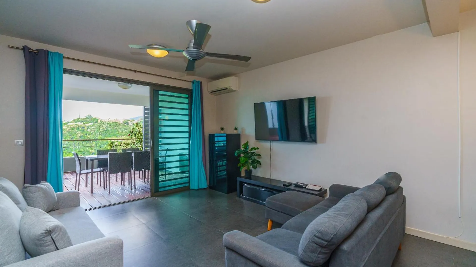 Apartment Vaikea Tiare Studio - View & Pool In Faaa