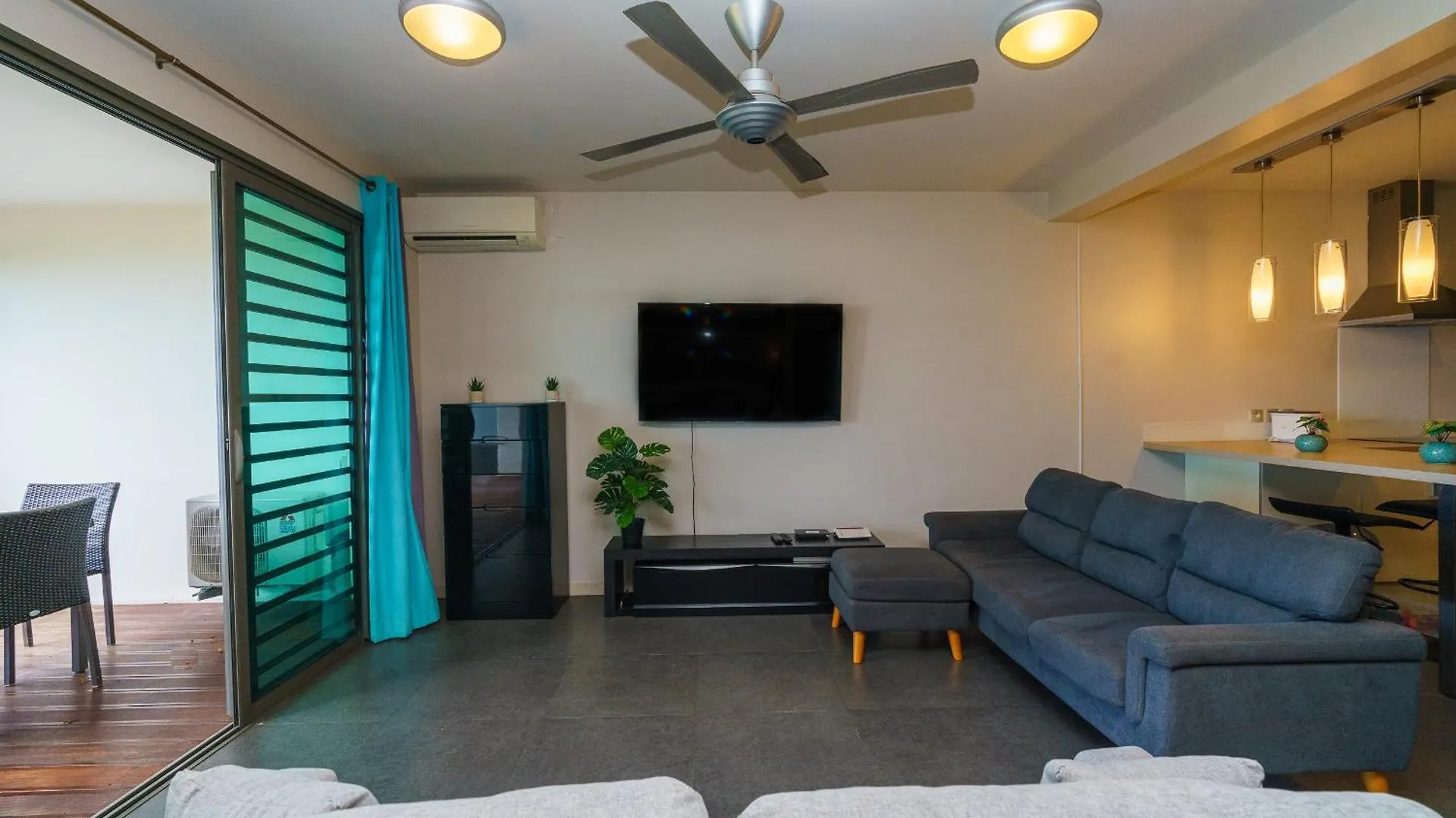 Vaikea Tiare Studio - View & Pool In Faaa