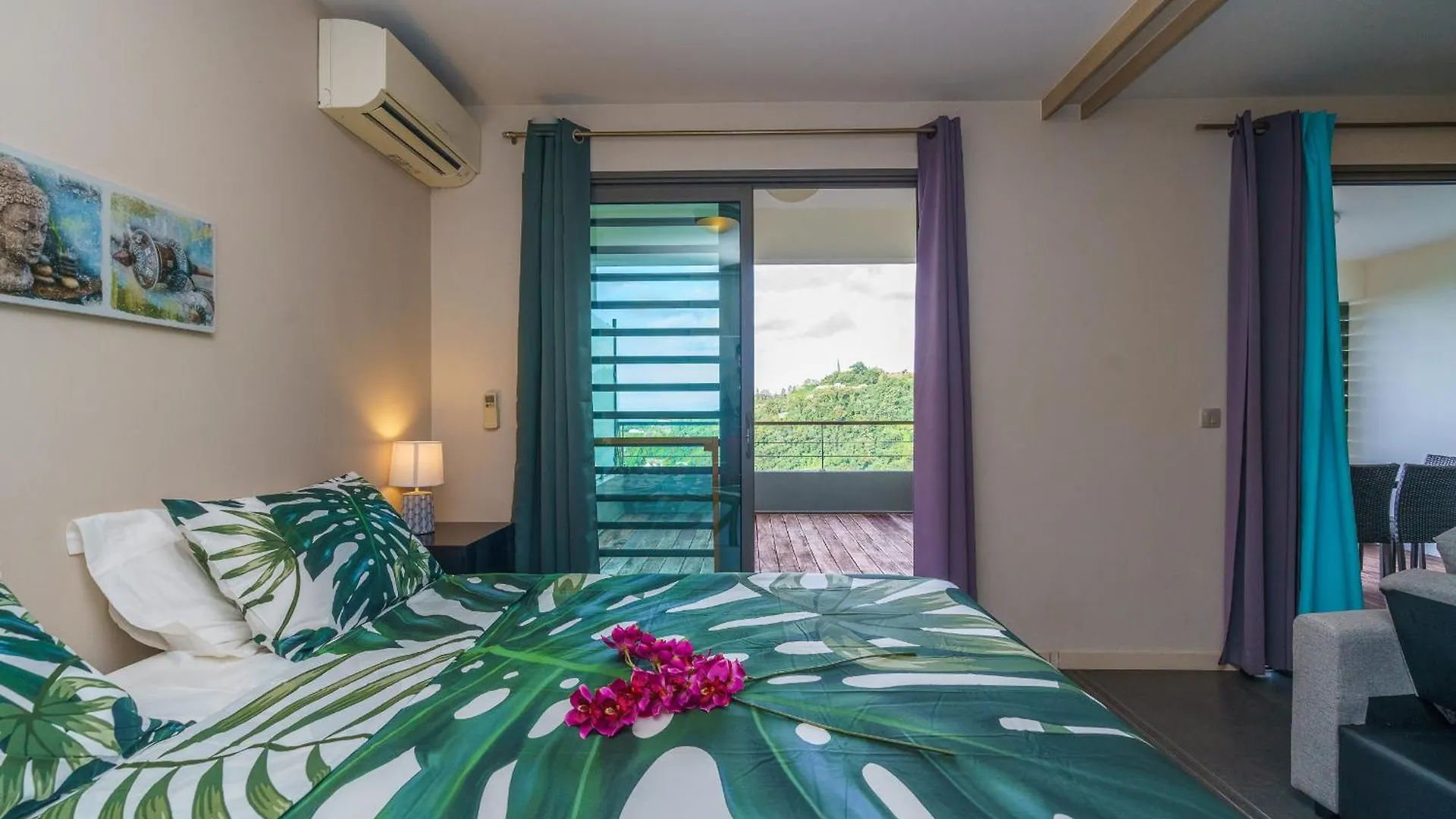 Vaikea Tiare Studio - View & Pool In Faaa French Polynesia