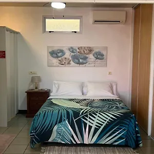 Guest house Damyr Place, Faaa